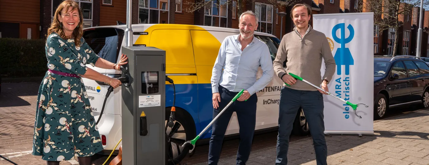 opening 15.000e laadpunt in Hoofddorp met wethouder, CPO en programmamanager
